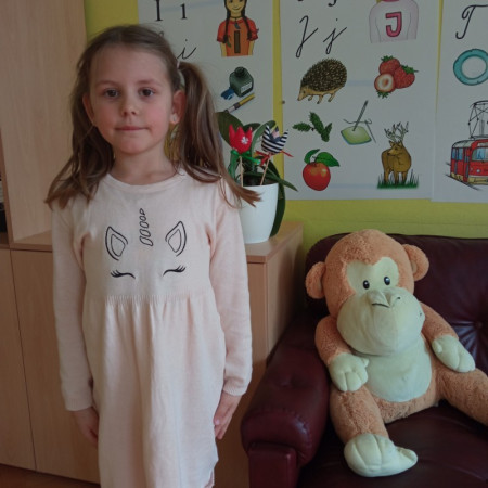 Eliška "Spadl brouček do rybníka"